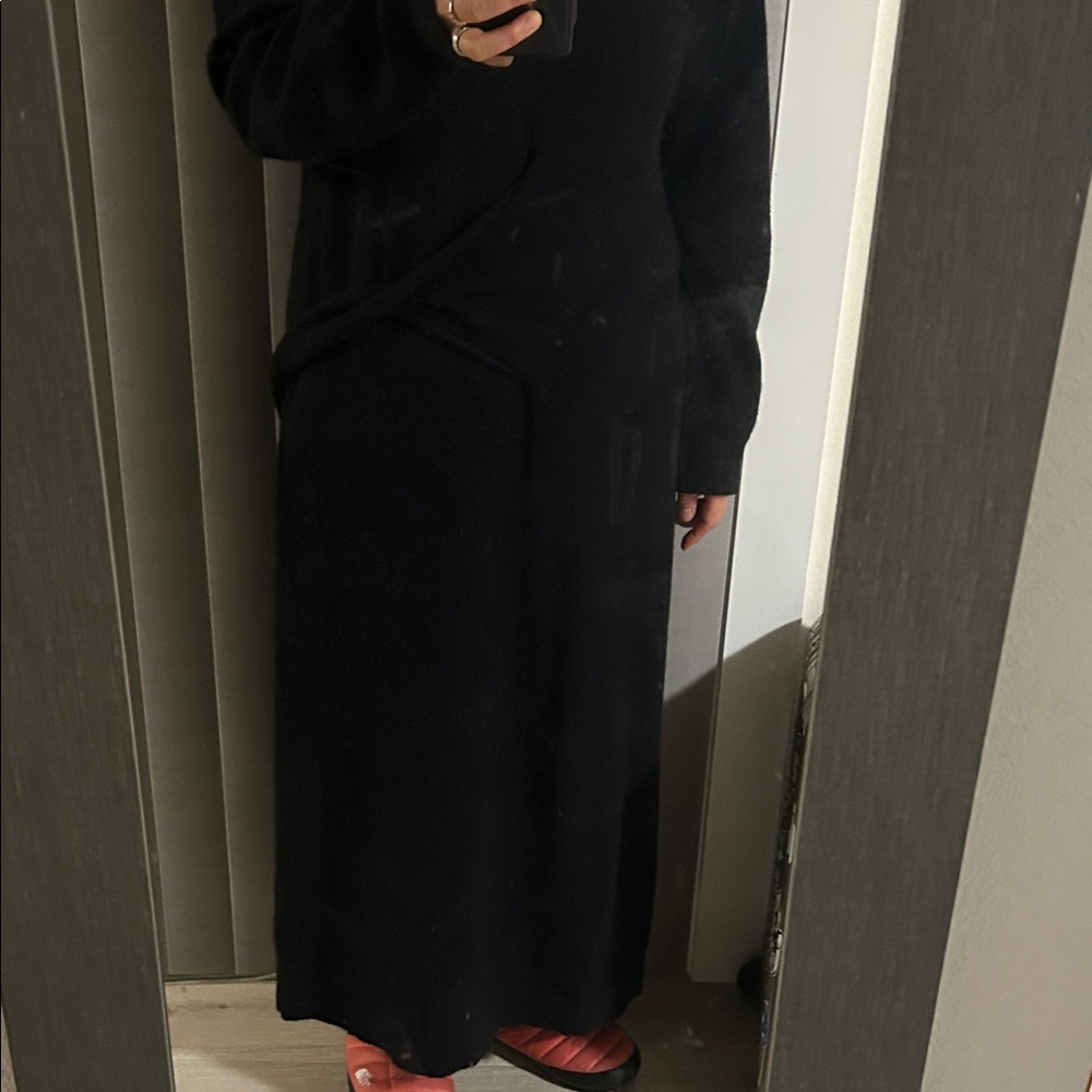 100% cashmere Elegant Black Maxi Dress